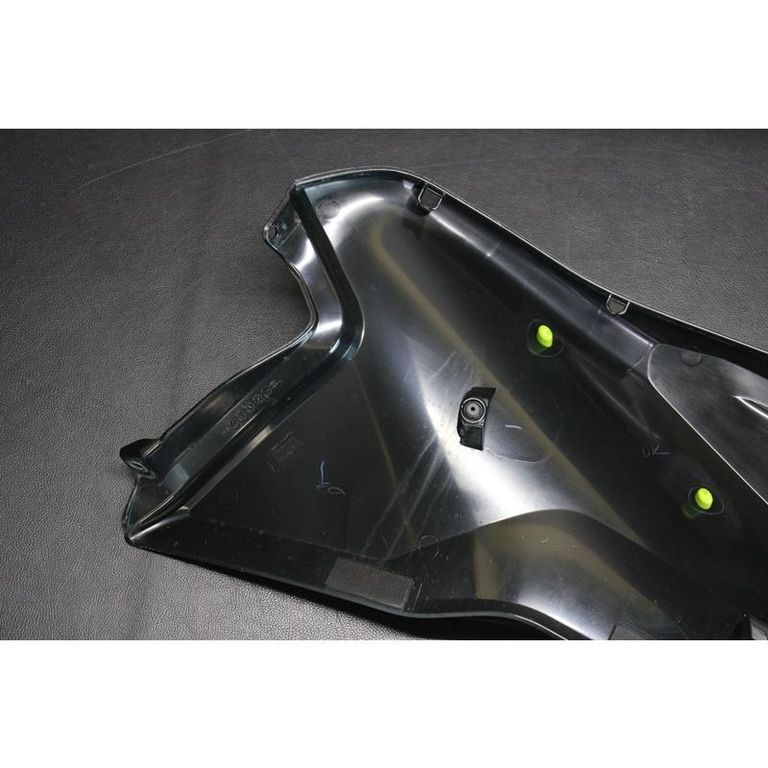 Панель центральная левая черная оригинал BRP 291004780 для BRP Sea-Doo (Deep Black, LH Central Body Panel)
